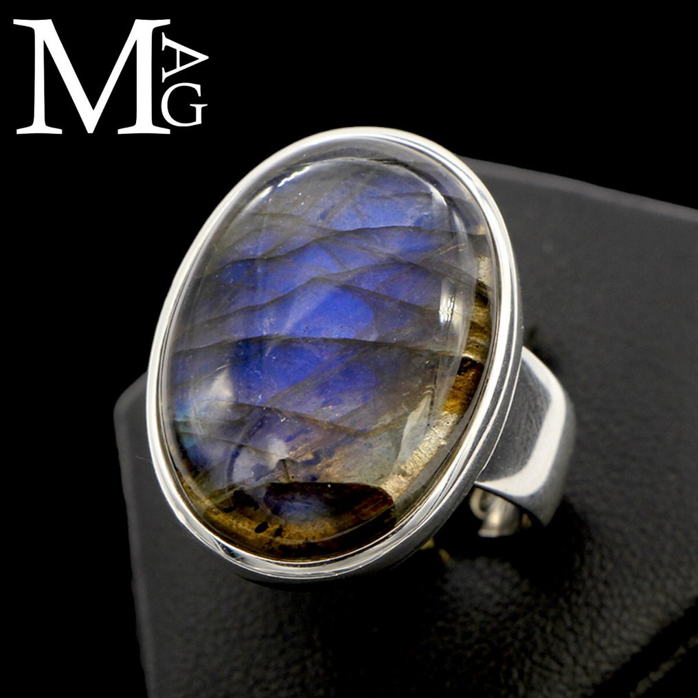 Silver ring with labradorite cabochon – iridescent blue reflections - Height: 28.5 mm - Width: 27 mm- 12 g #2.1