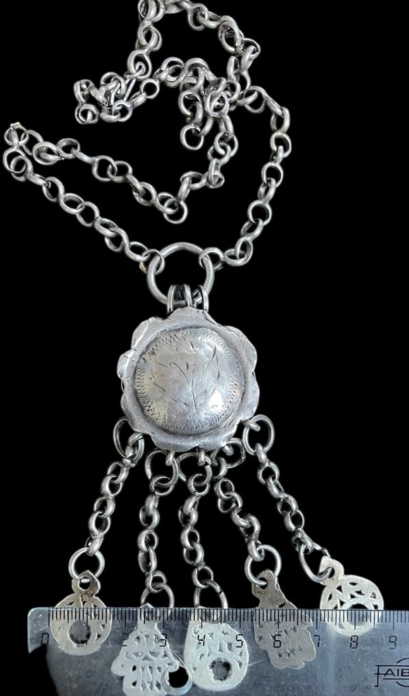 Ritka hagyományos észak-afrikai ezüst nyaklánc – Tunézia – pecséttel ellátott – kb. 1900–1930 - Amulett #4.3