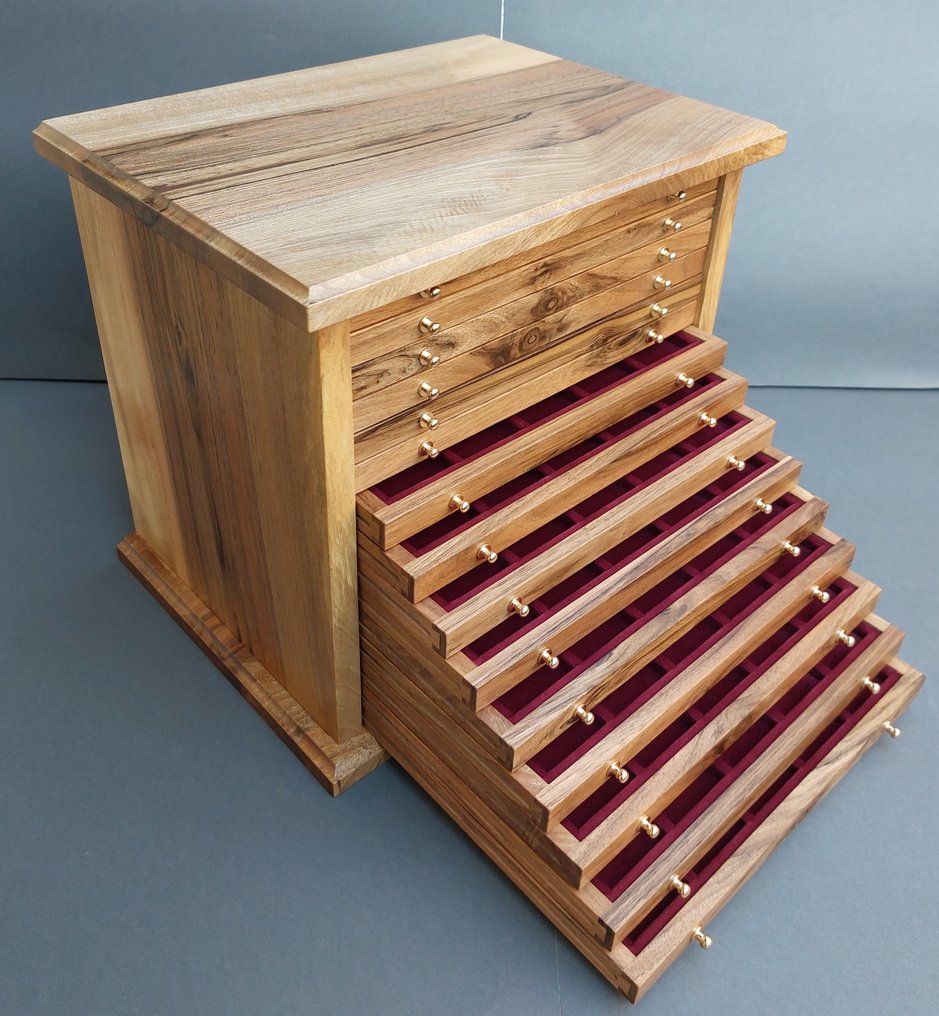 Tilbehør. Monetiere in noce nazionale massello  15 cassetti #1.0