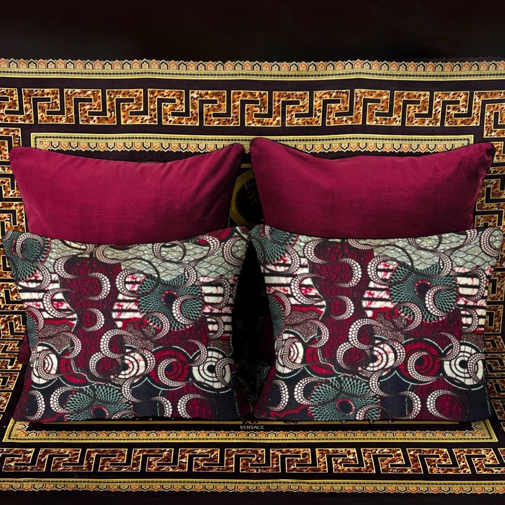 Jean-Paul Gaultier 一组新的四个 - 垫子 #1.0