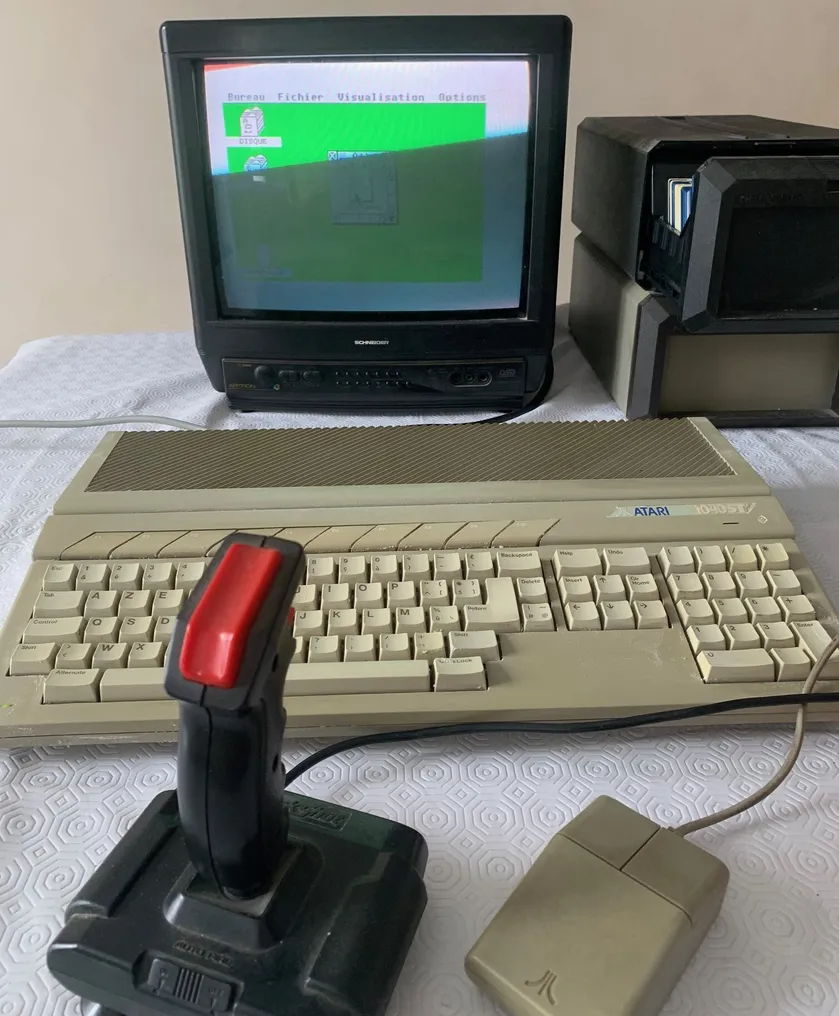 Atari 1040 STF - Computer #1.1