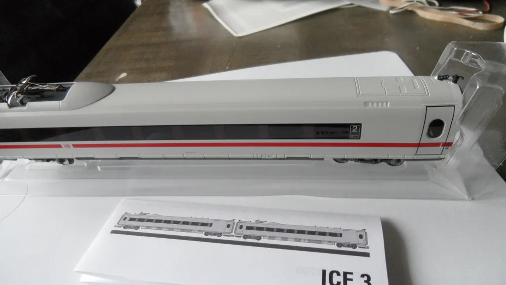 Märklin H0轨 - 43737 - 模型火车客运车厢 (1) - ICE 3 乘客车厢 - DB AG #1.1