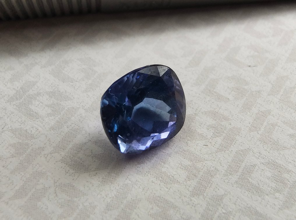 Albastru, Violet Tanzanite - 2.69 ct - IGI (Institutul gemologic internațional) - Deep Blue Loupe curat #2.1