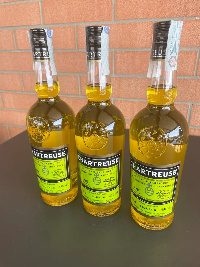 Chartreuse - Jaune/Yellow - b. 2025 - 70cl - 3 bottles #2.1