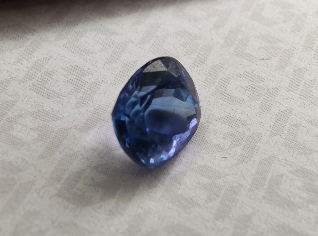 Albastru, Violet Tanzanite - 2.69 ct - IGI (Institutul gemologic internațional) - Deep Blue Loupe curat #1.0