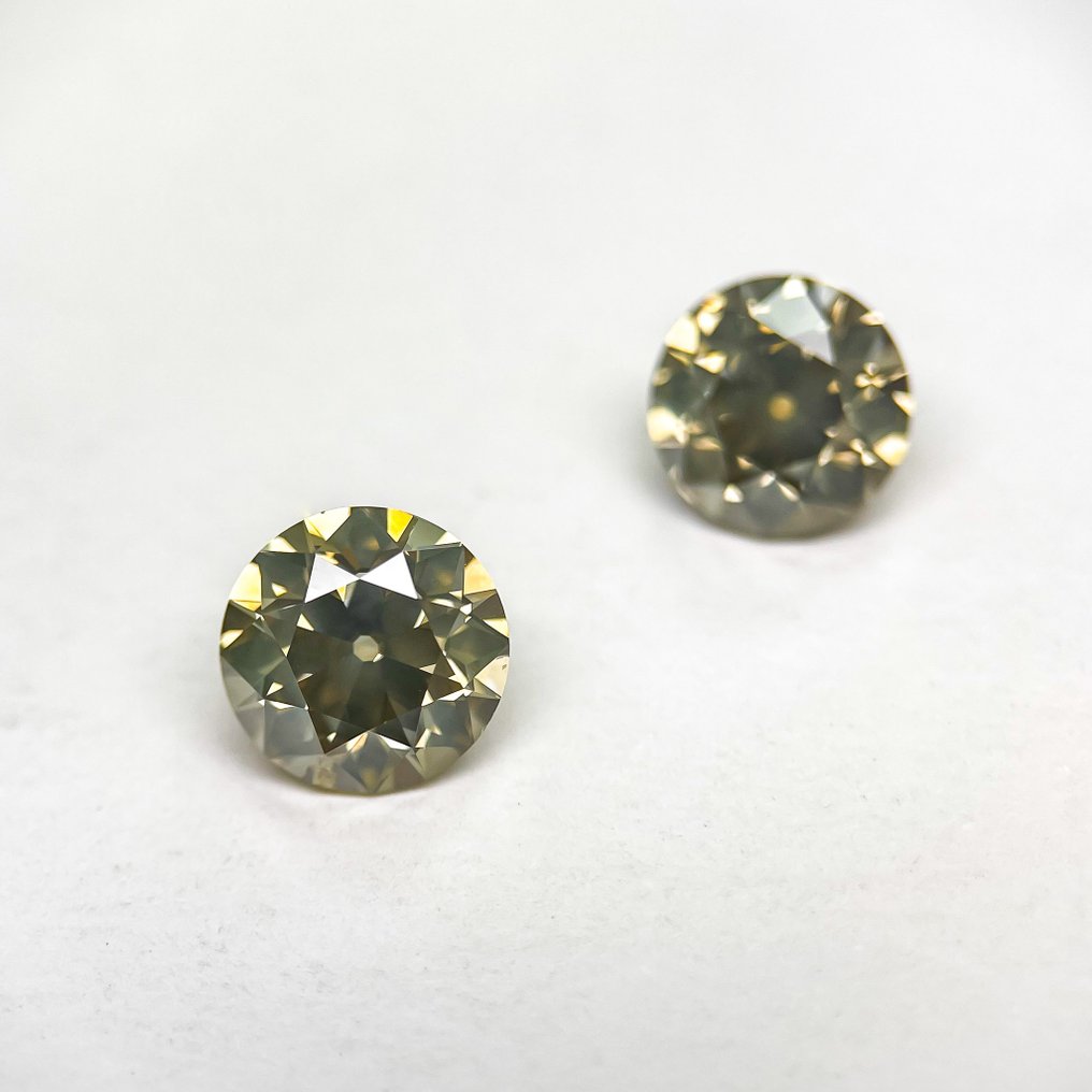 2 pcs Gyémánt  (Természetes színű)  - 3.99 ct - Kerek - Fancy Szürke, Zöldes Sárga - SI2 - Nemzetközi Gemmológiai Intézet (IGI) #1.0