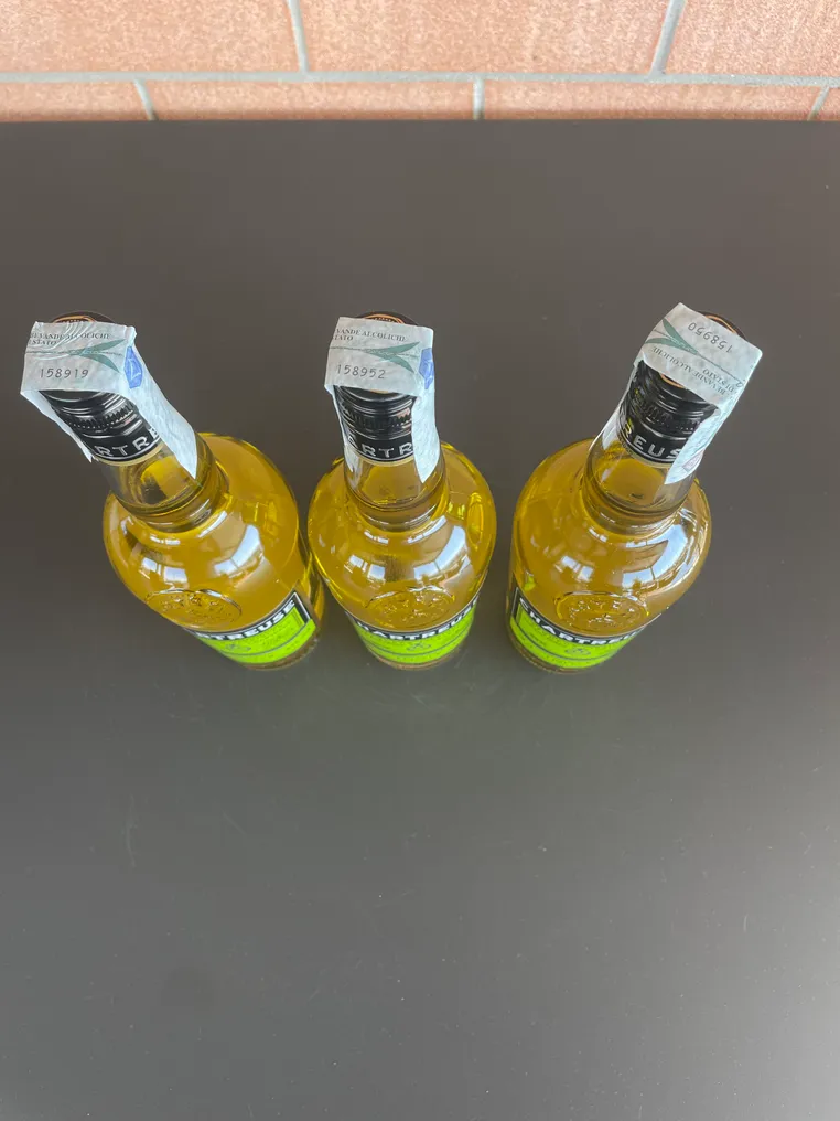 Chartreuse - Jaune/Yellow - b. 2025 - 70cl - 3 bottles #4.3