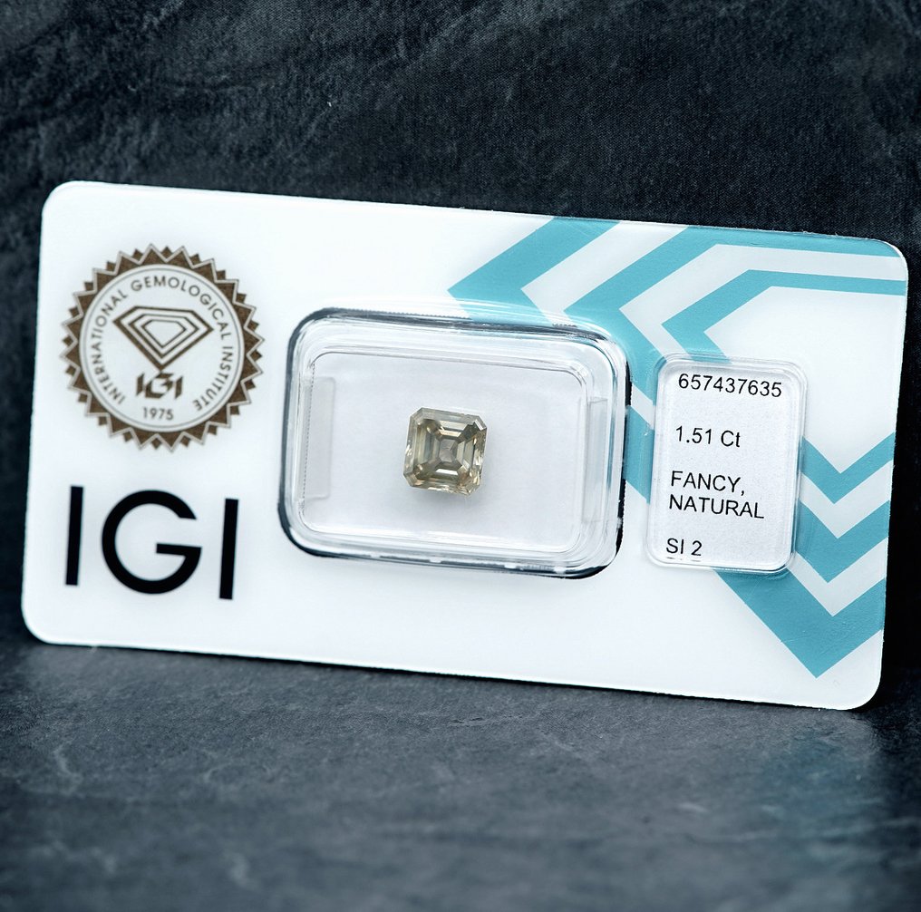 No Reserve Price - 1 pcs Diamond (Natural coloured) - 1.51 ct - Square - Fancy light Brownish Yellow - SI2 - International Gemological Institute (IGI) #1.0