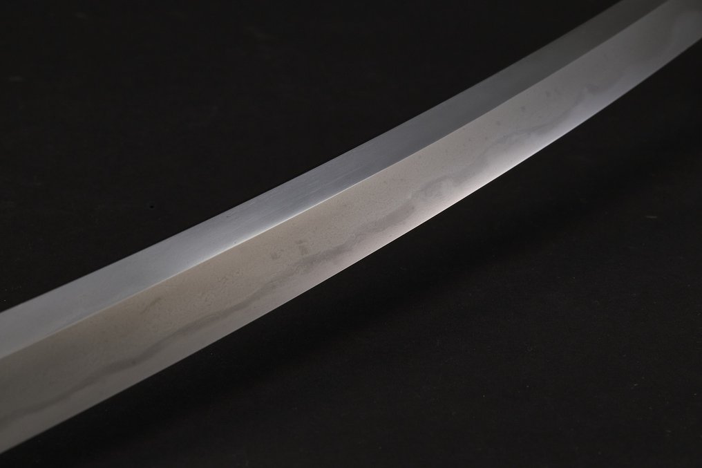Sword - Wakizashi with Plain Wooden Storage Scabbard – Attractive Forged Grain Pattern and Visible Hamon - Japan - Edo Period (1600-1868) #3.2
