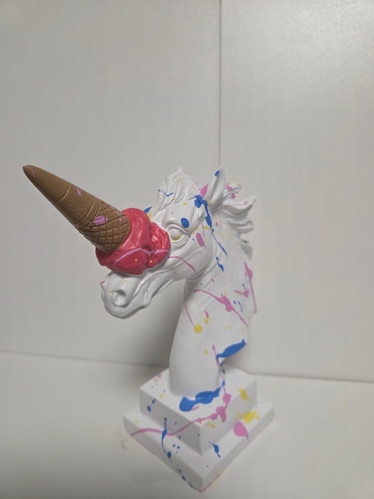 aaron zawislak - Sculpture, Ice horse - 17 cm - Resin - 2025 #2.1