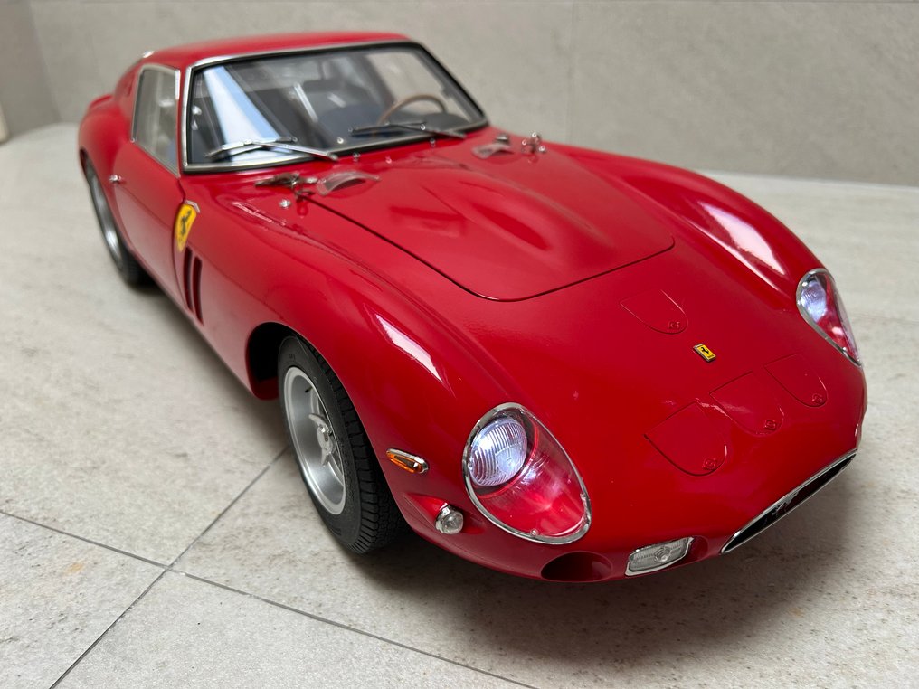 Centauria 1:8 - Modellino di auto - Ferrari - 250 GTO #1.0
