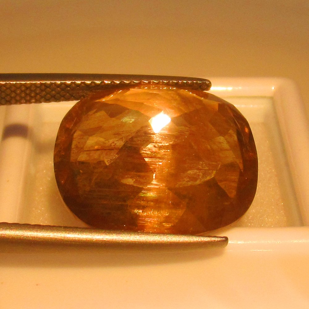 水硬铝石  - 16.67 ct - 国际有色宝石协会（ICA GemLab） - 变色 Diaspore #2.1