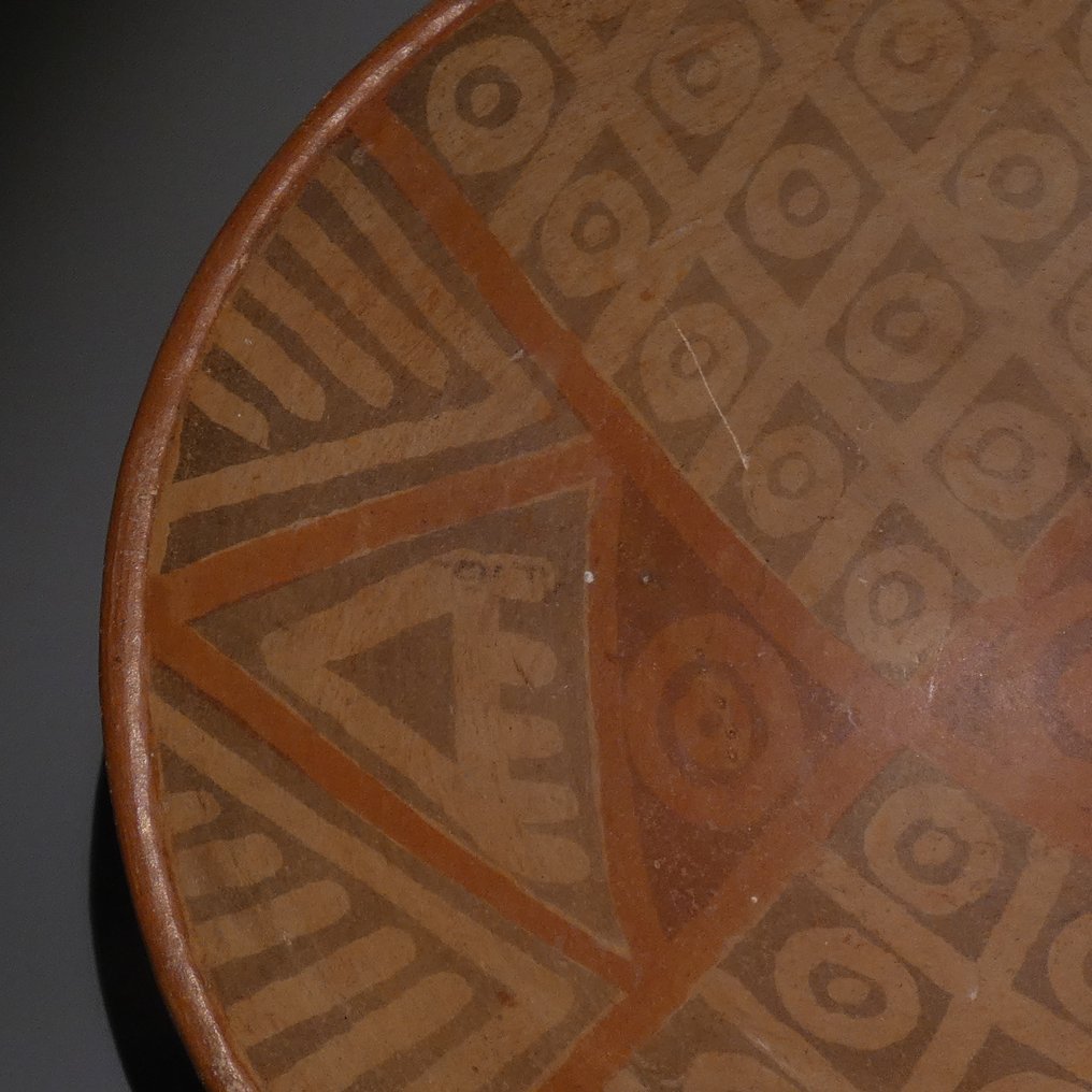 Carchi-Nariño, Colombia Terracotta Decorated bowl. 20 cm D. 500 - 1000 AD. Spanish Import License. #4.3