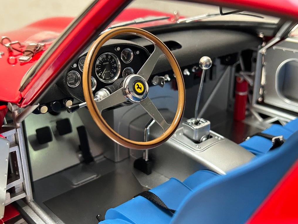 Centauria 1:8 - Modellino di auto - Ferrari - 250 GTO #3.2
