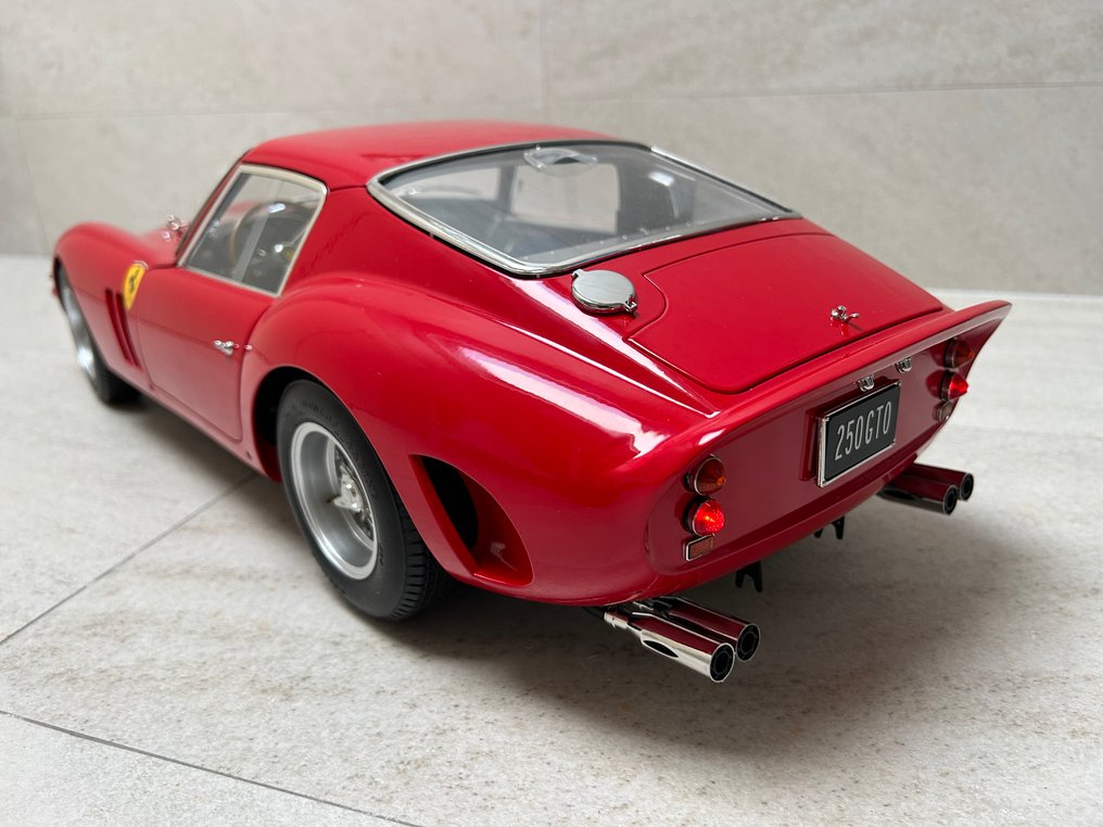 Centauria 1:8 - Modellino di auto - Ferrari - 250 GTO #1.0