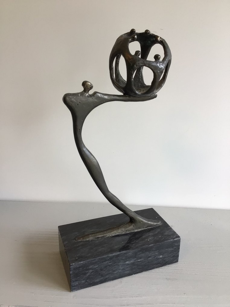 Corry Ammerlaan - Sculpture, “ In the palm of my hand “. zeldzaam - 20 cm - alloy #4.3