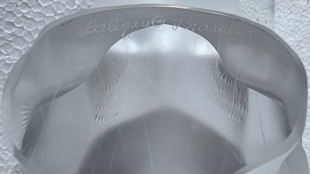 Lalique - René Lalique (1860-1945) - Sculpture, Large Crouching Cat - Chat Couche - Lengte 24 cm - 11 cm - Glass, Satin glass - 1970 #3.2