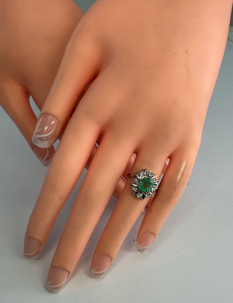 Sormus - 14 kt. Valkokulta - 1.03ct. tw. Smaragdi - Timantti - Entourage Ring RG 51 dia #2.1