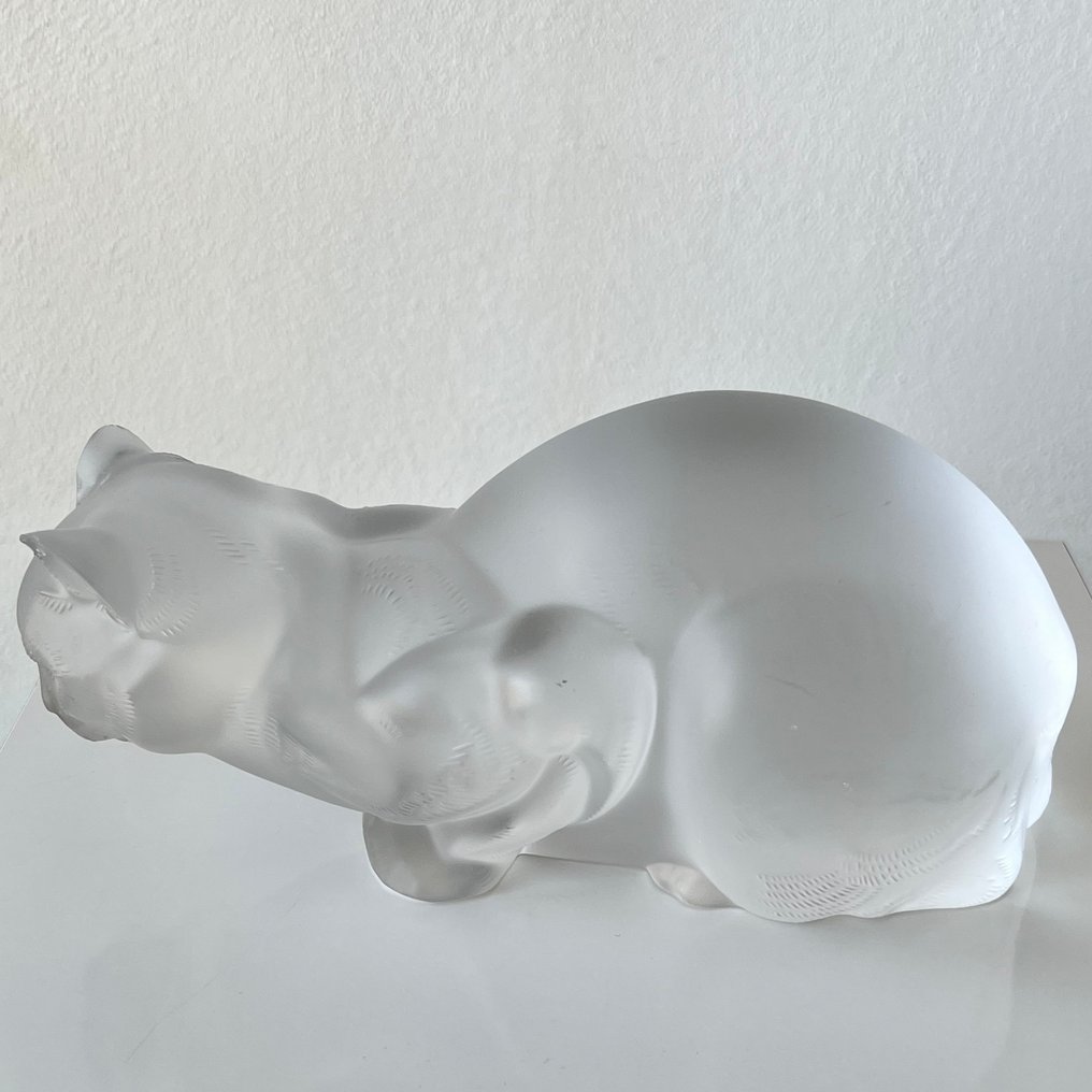 Lalique - René Lalique (1860-1945) - Sculpture, Large Crouching Cat - Chat Couche - Lengte 24 cm - 11 cm - Glass, Satin glass - 1970 #4.3