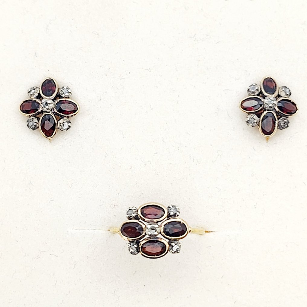 Ensemble de bijoux 2 pièces - 18 carats Or jaune - 0.10ct. tw. Diamant (Naturelle) - Grenat #1.0