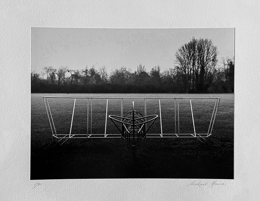 Michael Kenna (né en 1953) - Playground Plane, Oxfordshire, England, 1979 #1.0