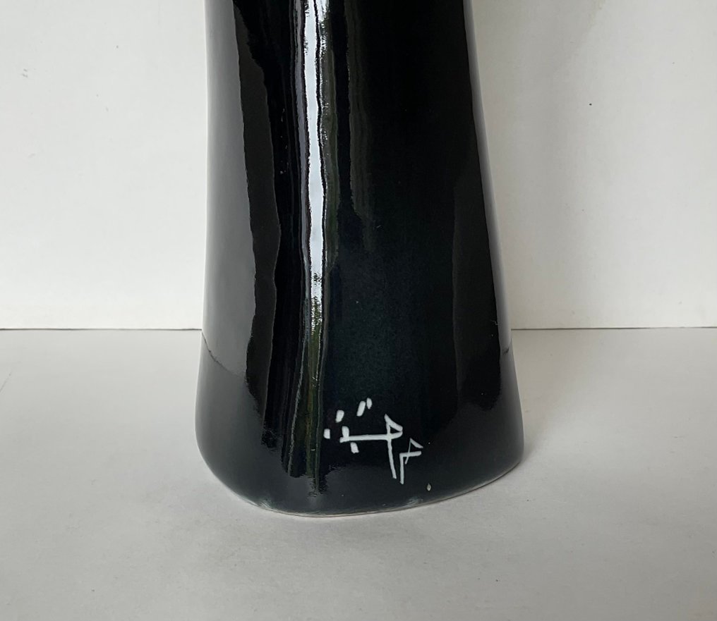 Artwork - Hassan Heshmat (1920 - juli 2006) - 雕塑, Vrouw - 26.2 cm - 瓷 #4.3