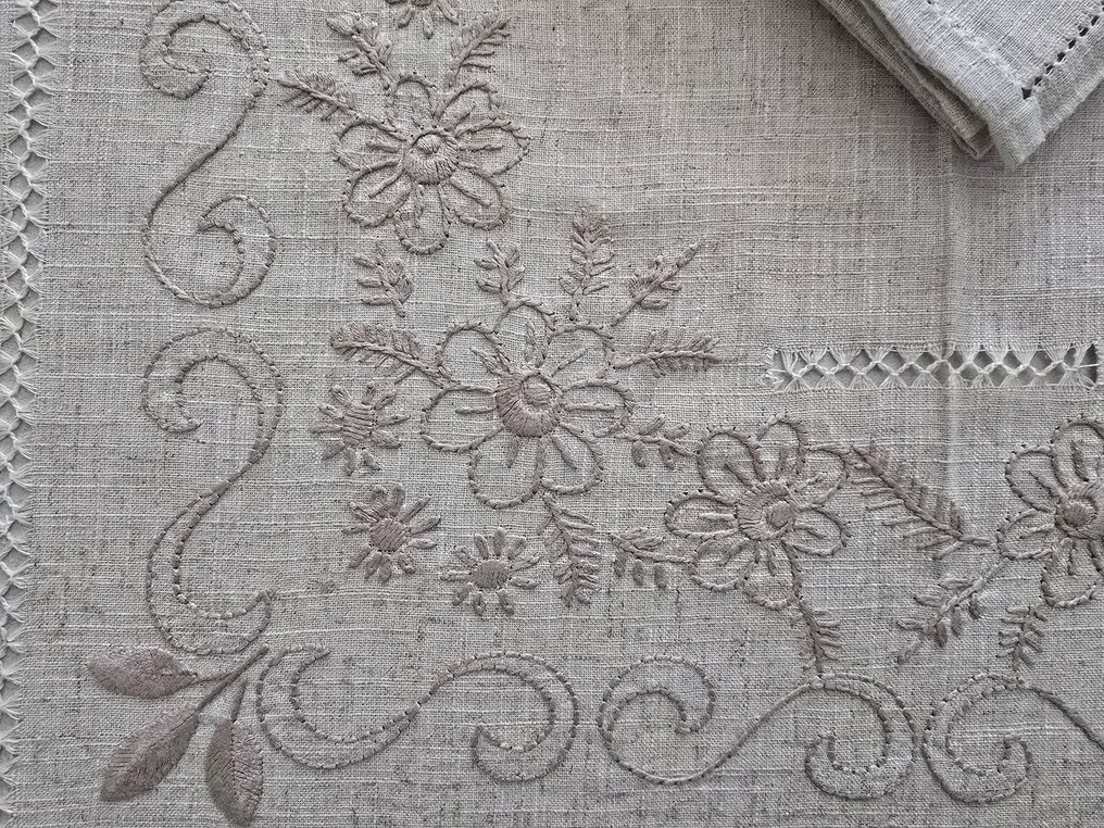 Tovaglia Gran misura in canapa di lino con ricamo a mano 16 posti tablecloth handmade - Tablecloth - 410 cm - 175 cm #1.0