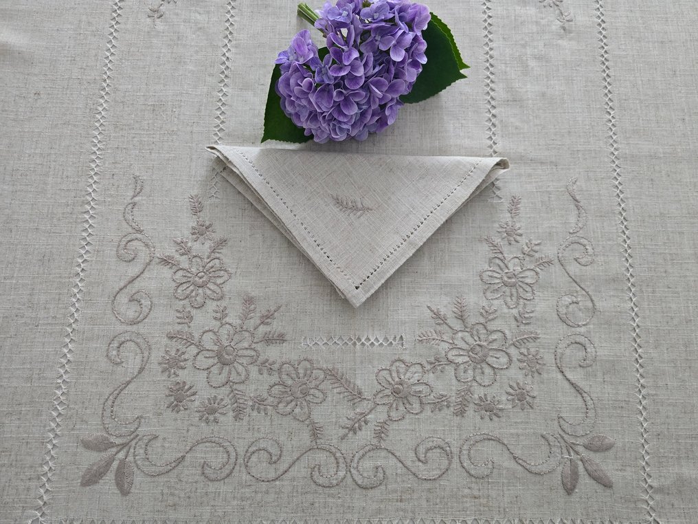 Tovaglia in canapa di lino con ricamo a mano 12 posti tablecloth handmade - Tablecloth  - 270 cm - 175 cm #1.0