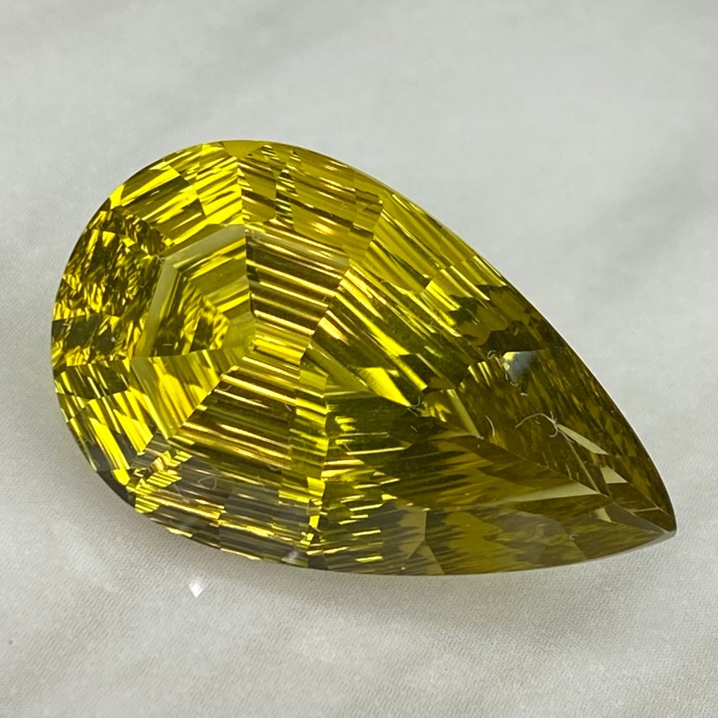 Κίτρινο Κιτρίνης  - 28.40 ct - Διεθνής Ένωση Έγχρωμων Πολύτιμων Λίθων (ICA GemLab) - Vivid Gold Αποκλειστική Κοπή #1.0