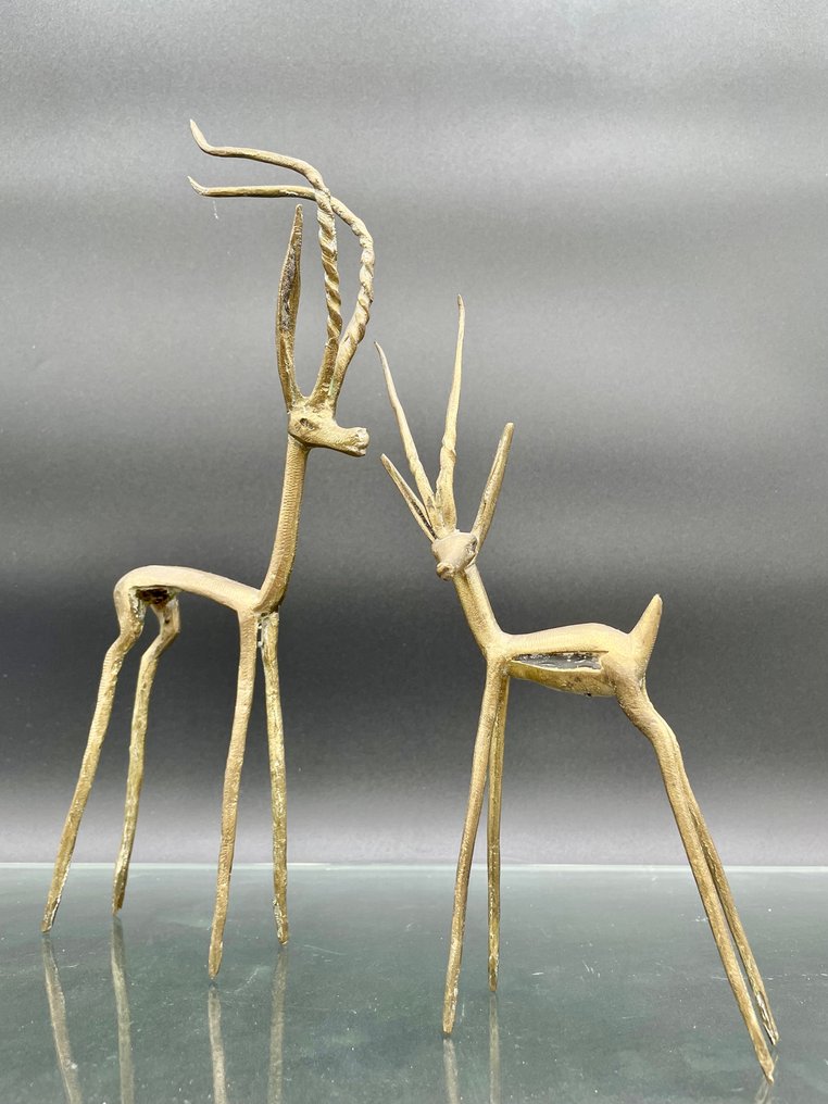 Szobor, PAIRE DE STATUETTES D'ANTILOPES, STYLE FILIFORME AFRICAIN - Élégance & Pièces Rares - 29 cm - Bronz #1.0