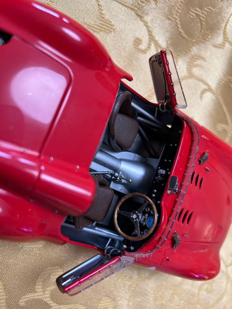 CMC 1:18 - Modelbil - Maserati Rennwagen Rarität - Samleobjekt fra udstillingsskabet #2.2