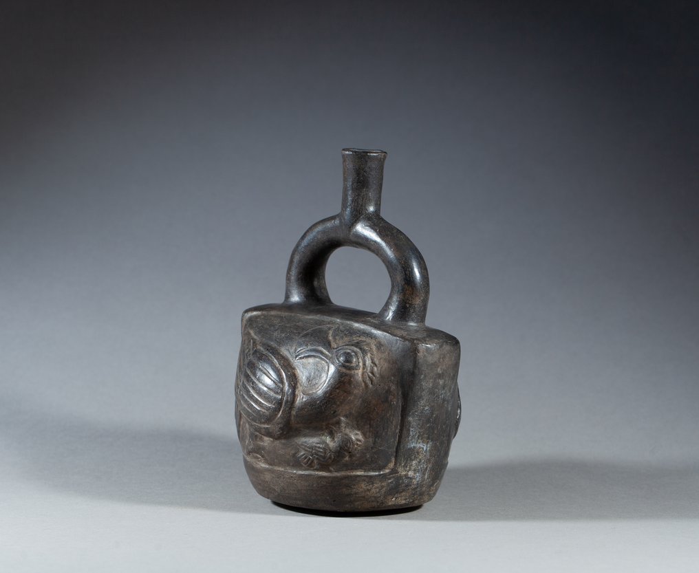 Mochica Cerámica Botella con asa y cuello en forma de estribo que representa patos. - 19 cm #2.1
