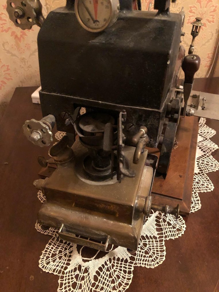 Moteur à vapeur - Piero Abbiati - Métal - 1940-1950 - Live Steam Model, Displayed On A Rectangular Wooden Display Stand #3.2