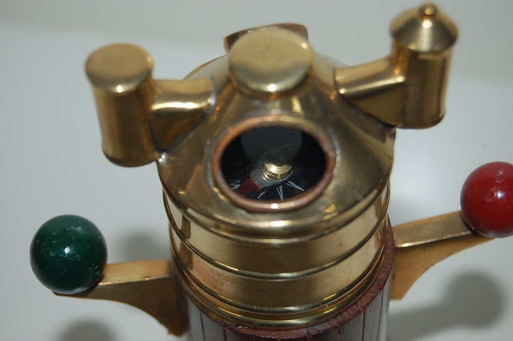 Compass (2) - Brass, Wood - Collection of compasses #2.1