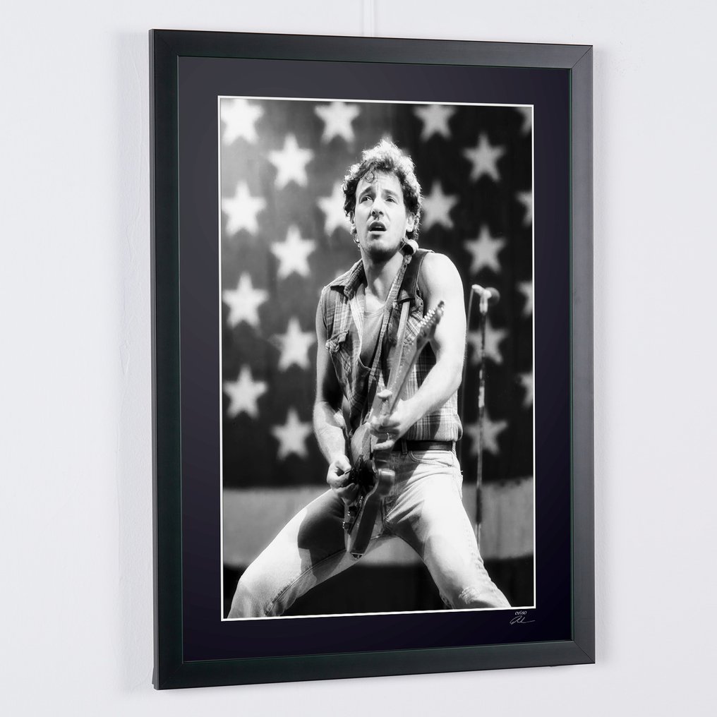 Bruce Springsteen 1984 - Fine Art Photography - Luxury Wooden Framed 70X50 cm - Limited Edition Nr 04 of 20 - Serial MU190 - Original Certificate (COA), Hologram - 100% New. Shipping Reduction from 3 items #4.3
