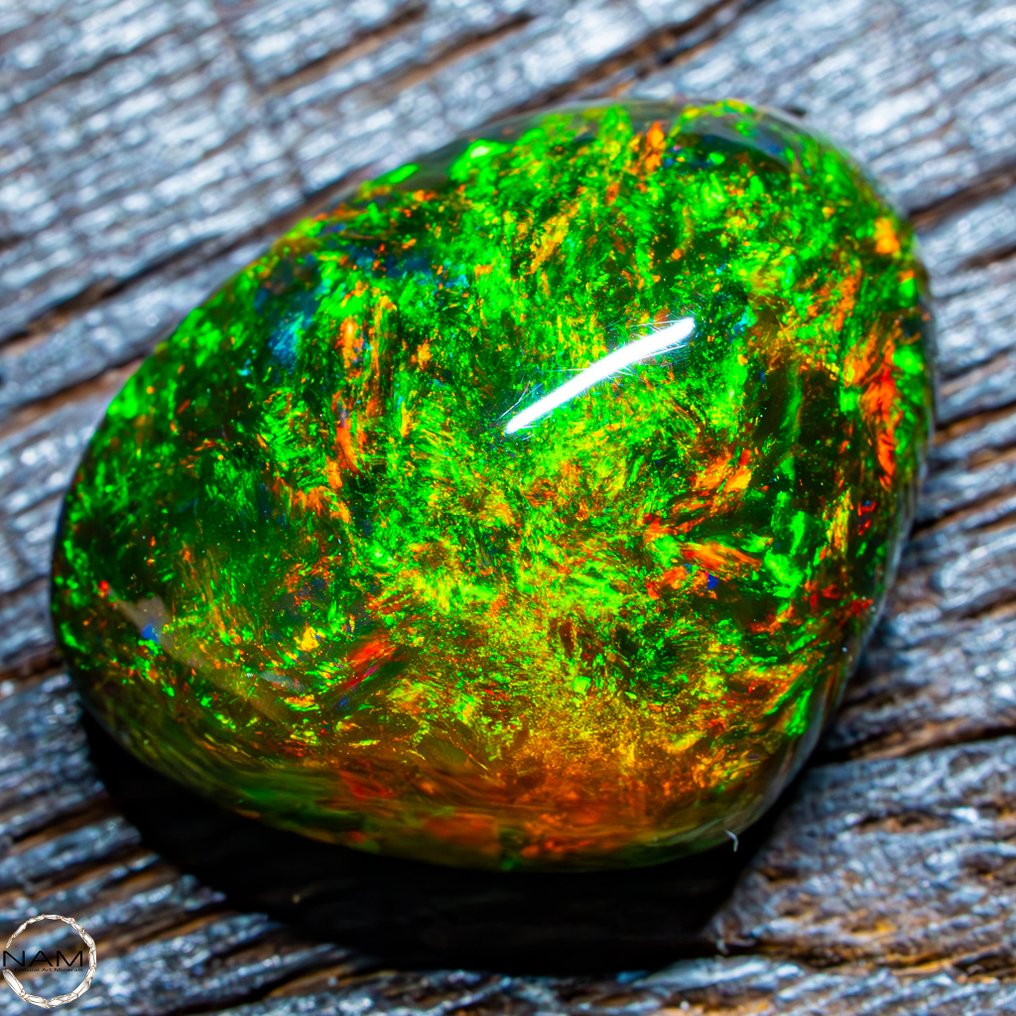 First Quality AAA+++ Black Opal Cabochon 18.5 ct- 3.7 g #3.2