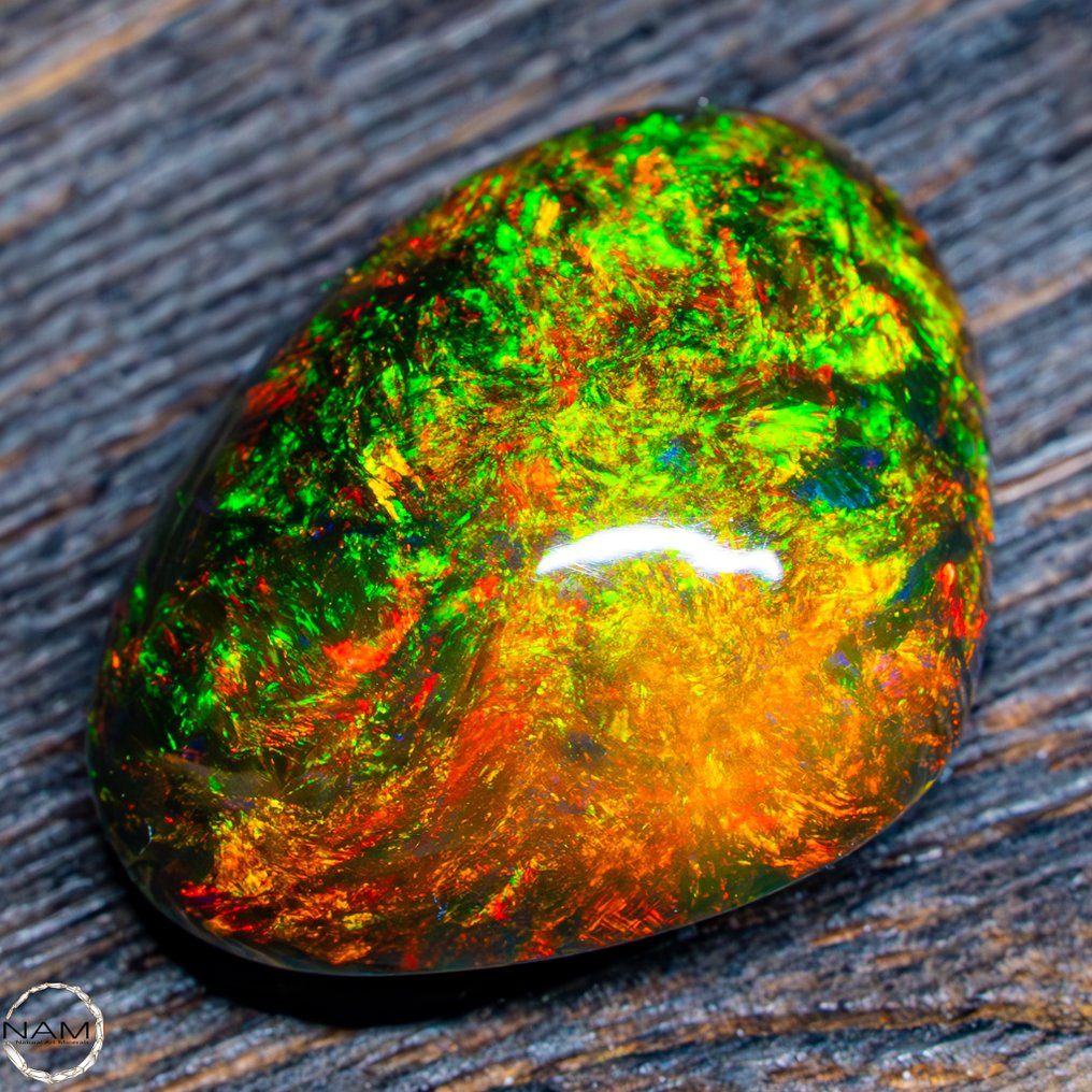 First Quality AAA+++ Black Opal Cabochon 18.5 ct- 3.7 g #4.3