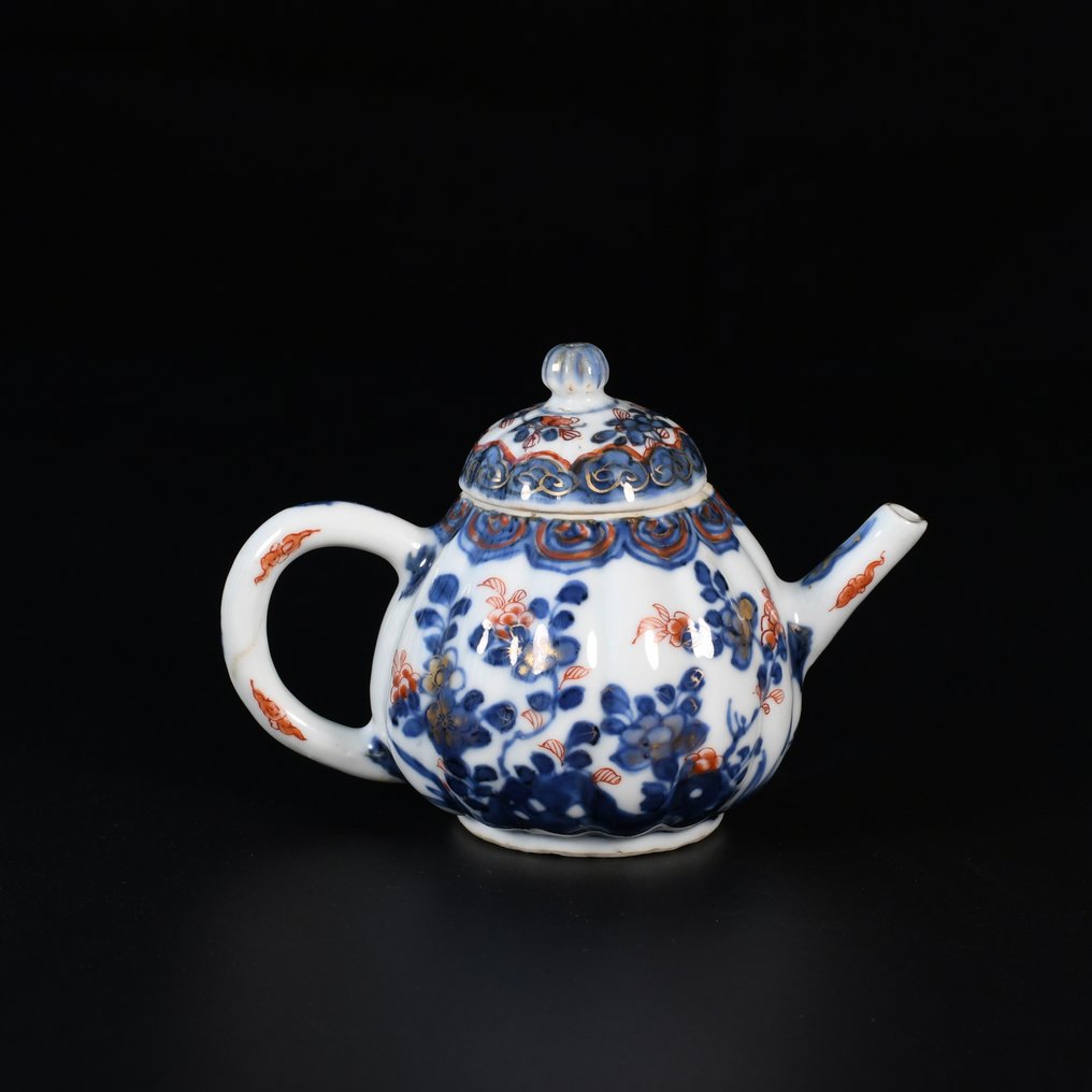 Teapot - Beautiful teapot with Imari floral decoration. - Porcelain #3.2