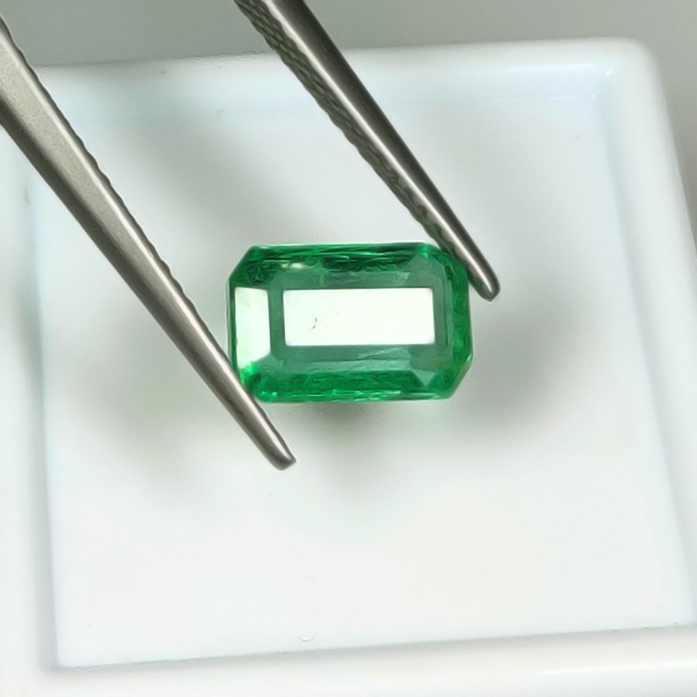 Grønn Smaragd - 2.06 ct - Det internasjonale gemologiske institutt (IGI) - Minor Oil #4.3