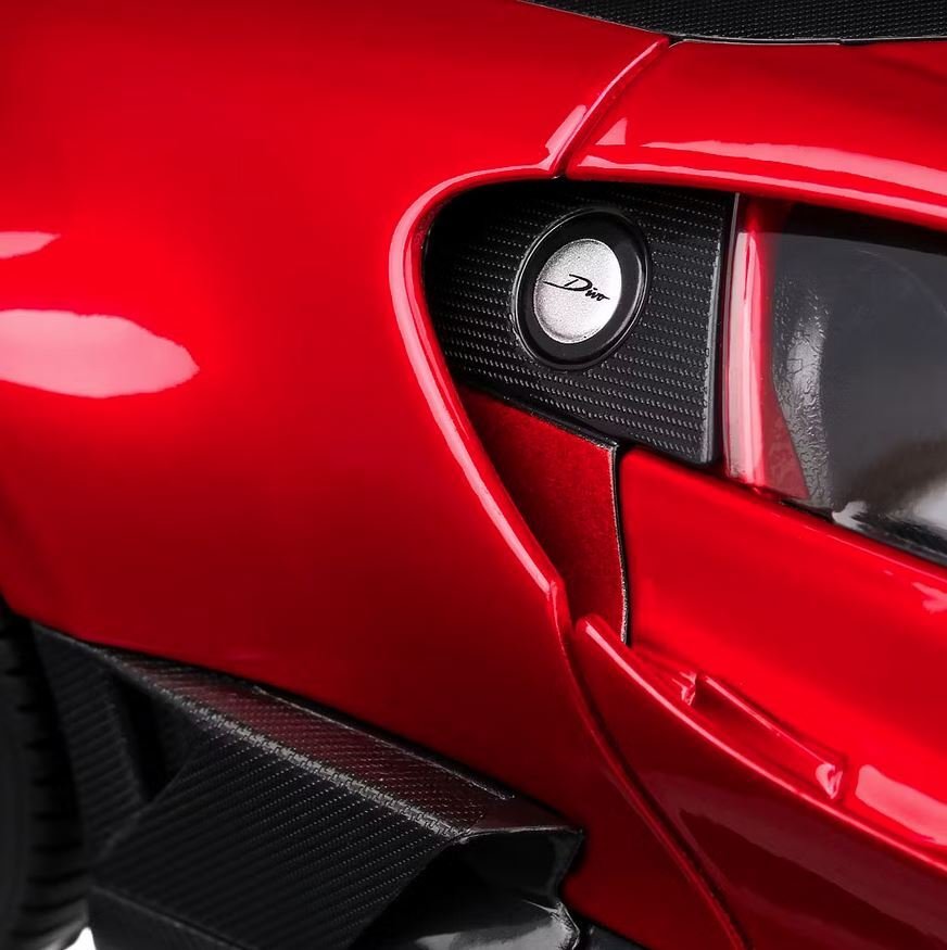 Bburago (Italian Design) 1:18 - Model sports car - Bugatti Divo - Diecast model with three openings #3.2