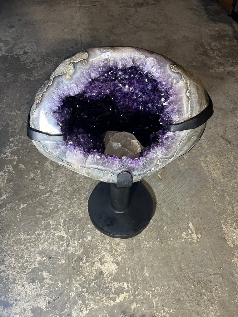 Amethyst Geode - Height: 70 cm - Width: 45 cm- 59 kg - (1) #1.0