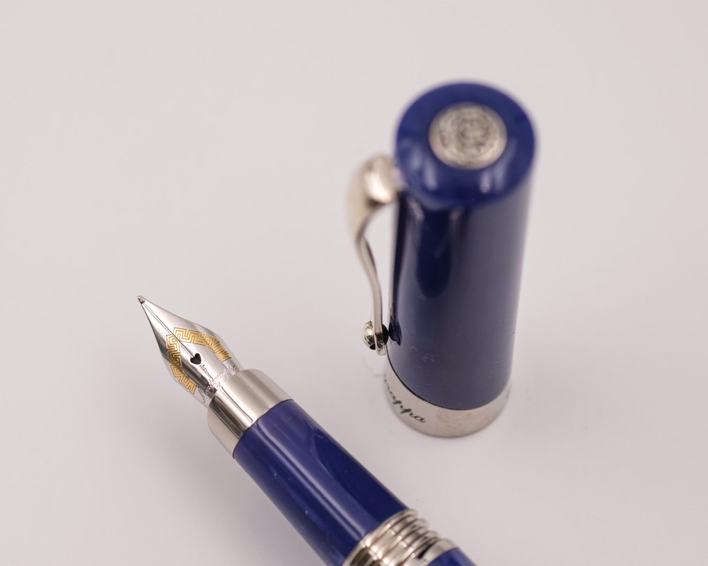 Montegrappa - Elisir - Celluloid ''Glittering Blue'' - 18K Gold Nib - Fountain pen #1.0