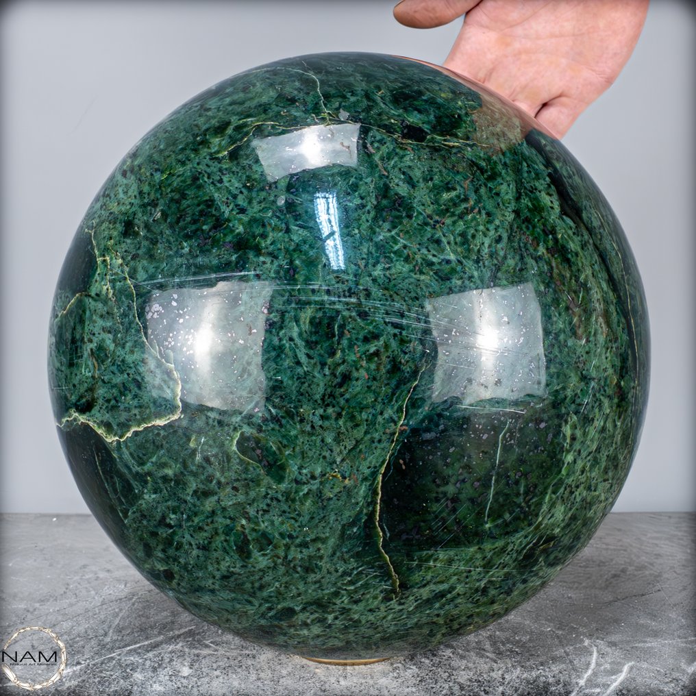 Φυσική υψηλής ποιότητας σφαίρα Nephrit XXL Σφαίρα- 35100.35 g #1.0