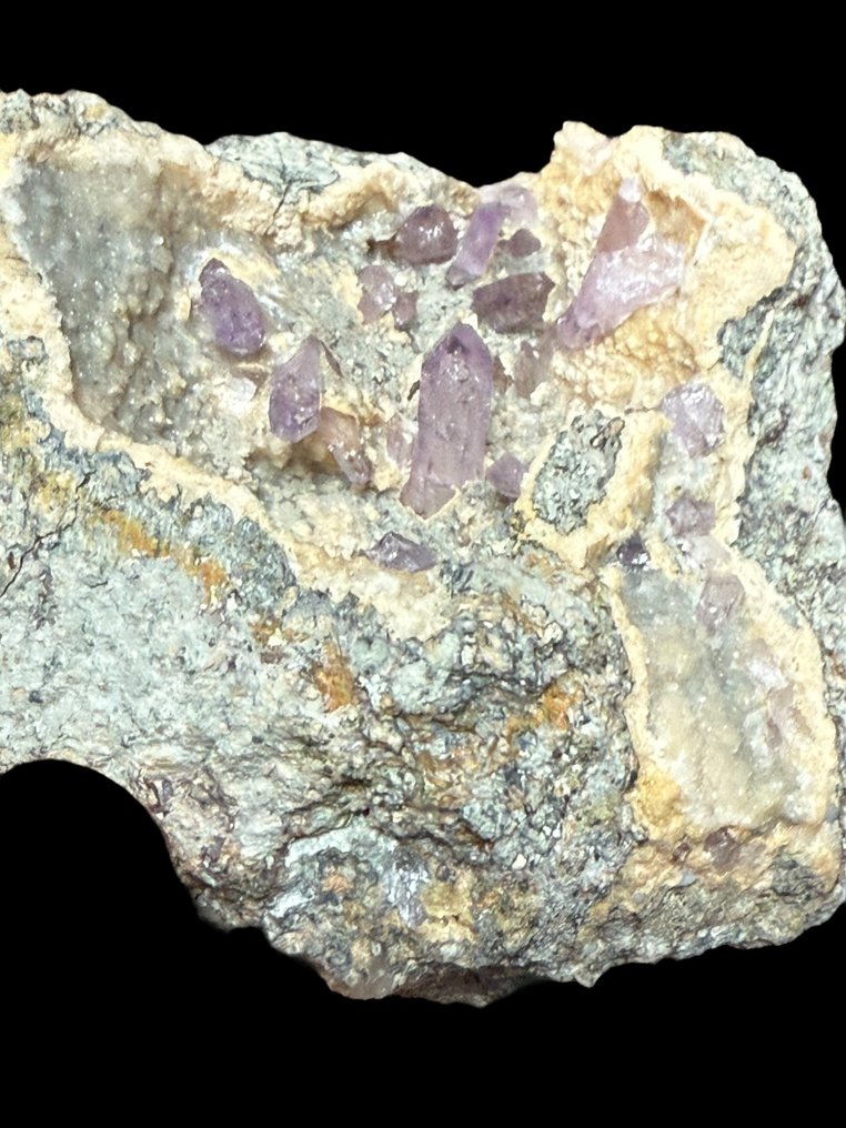 意大利紫水晶，在白色方解石中的晶洞 - 高度: 10 cm - 宽度: 7 cm- 450 g #3.2