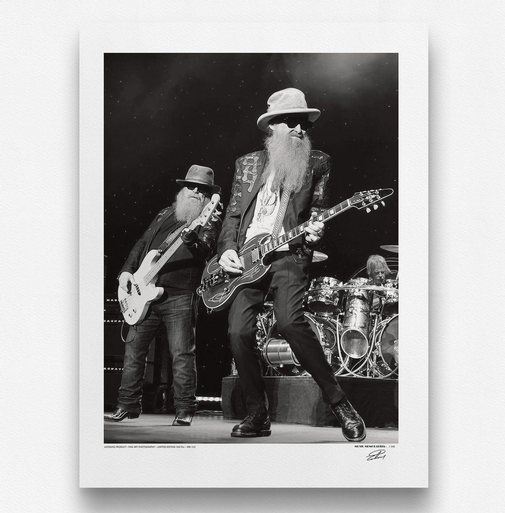 ZZ Top - Dusty Hill and Billy Gibbons - Iconic Legend - XXL Fine Art Photography - 80x60 cm ! - Limited Edition Nr 04 of 100 - Serial MU132 - Collector - No Reserve #1.0