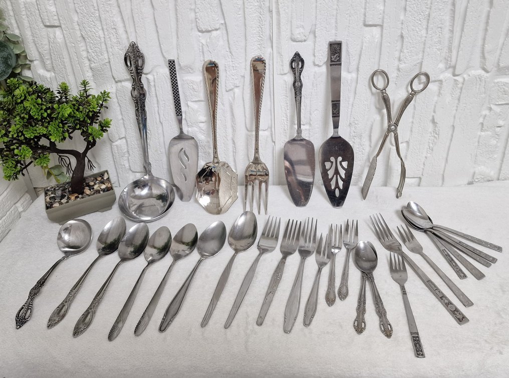 Rare Vintage Flatware Mixed Lot 43 Pc – Spoons Forks Tongs Utensils Set Ornate - Cutlery set (43) - Silverplated, Steel #1.0