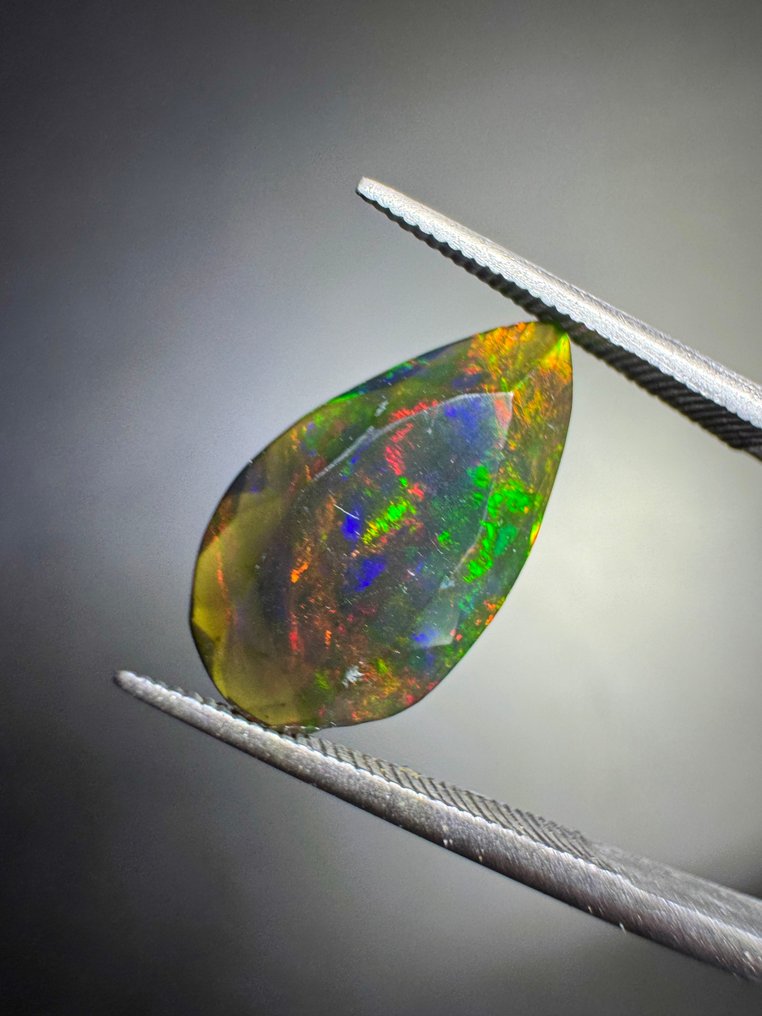 Ζευγάρι 2 Opales με καπνιστές μαύρες οπές από την Αιθιοπία. 2,55 καράτια. Χωρίς τιμή εκκίνησης. Πολύπλευρες- 0.51 g - (2) #4.3