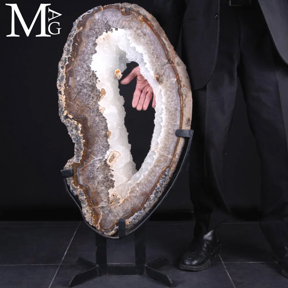 Large Minerals in Interior Design. Large Slice of Agate - Height: 940 mm - Width: 460 mm- 24 kg #3.2