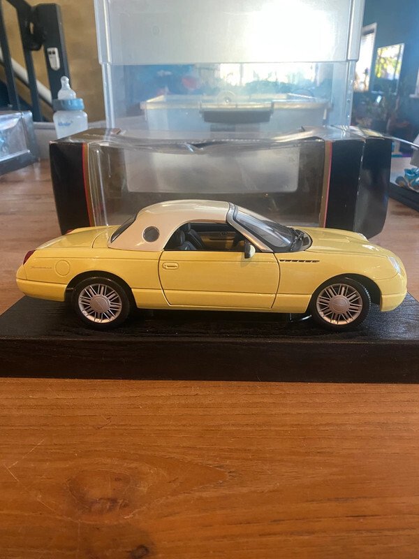 Maisto 1:18 - Miniatura de carro - Thunderbird Show Car #4.3