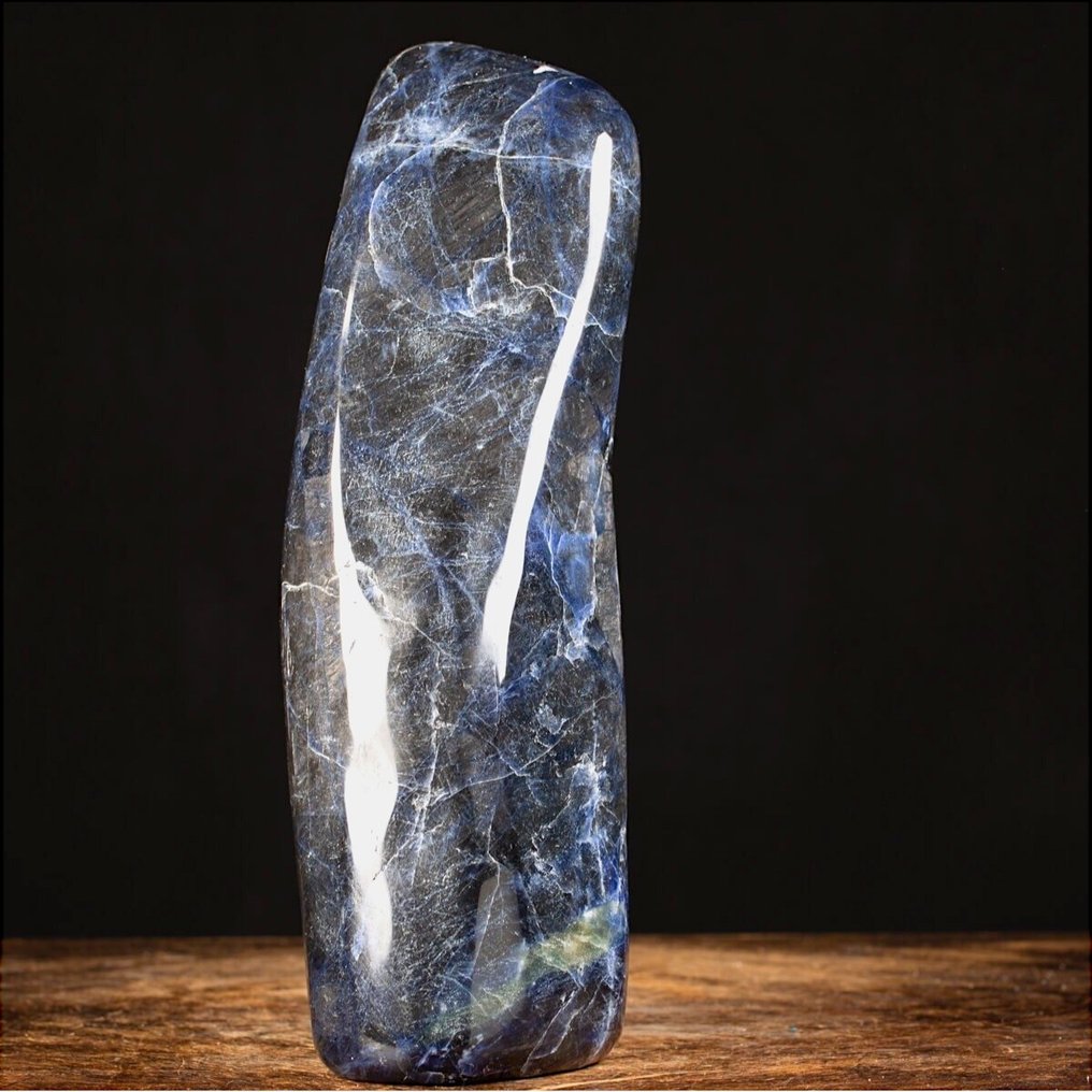 Exclusive sodalite specimen - natural free form - Height: 320 mm - Width: 140 mm- 6500 g #4.3